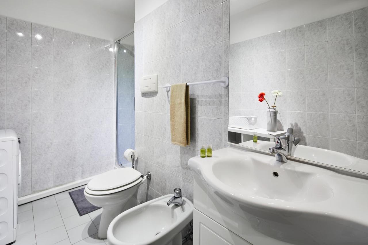 Apartamento House Naviglio Grande 15 Minutes To Duomo Milán Exterior foto